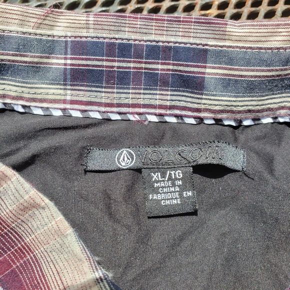 Volcom XL Long Sleeve shirt - Picture 3 of 4